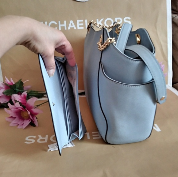 SALE πMichael kors purse bag w/ wallet - Picture 4 of 8